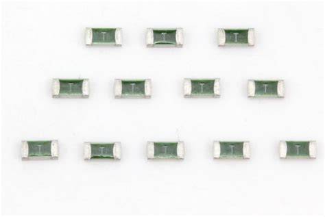 Applications and Benefits of 10A Glass Fuses in SUV Electrical Components